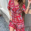 Partykleider Tiefer V-Ausschnitt Schmetterlingsärmel Schlankes Damen Boho-Druck-Sommer-Minikleid Hohe Taille Lässiger Strandstil Lady Vestidos