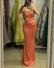 エレガントなオレンジ色のイブ​​ニングドレスオフショルダースパンコールパーティープロムスプリットスイープトレイン特別なOCNのロングドレス