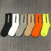 200pcs Mens Socks Sezon 6 Calabasas kaykay Moda Mens Mektup Baskılı Çoraplar Spor Çoraplar Hip Hop Nötr Mektup Orta Tüp Pamuk Çoraplar