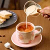 Tazze Piattini 250ml Tazza in ceramica con fiori di ciliegio dipinta a mano Tazza da caffè Piattino Set Tè pomeridiano Colazione Latte Home Cafe Bicchieri