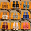 Дизайнерские сандалии дамские тапочки летние плоские кожаные туфли модные пляжные женщины роскошные тапочки