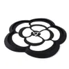 Tapis anti-dérapant Biety Car Slip Pad Tapis de décoration de fleurs noir et blanc Camellia PVC Résistant aux hautes températures Round Mobile Phone297q