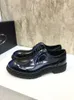 10odel Classic Men Luxury Slip On Italy Handgjorda skor Manlig läder Bröllopsmodeklänning Loafers Office Designer Shoe