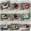 Porte-clés longes 5 paires 3D Sneaker porte-clés pour femme hommes enfants porte-clés cadeau chaussures de mode voiture sac à main chaîne support de basket-ball Dro Otvsq