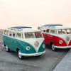 Diecast Model Cars 124 Volkswagens T1 Alloy BUS Modello di auto Fonde sotto pressione Veicoli giocattolo Collezione di modelli in metallo per auto Suono e luce Bella macchina Regalo per bambini x0731