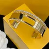 Designer Bangles Love Armband för Womens Gold Luxury Armband Smycken Mens Titanium Steel Silver Armband Tillbehör Bangle G237317D