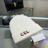 Casal Estilo Esportivo Designer de Moda Gorro Feminino Letra Iridescência Bordado Quente no Outono e Inverno chapéu balde