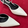 Scarpe firmate con tacco medio sandali a punta classica interpretazione del design della moda del fascino elegante confezione regalo di design multicolore selezione