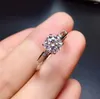 Cluster Rings Высококачественный классический стиль Moissanite Ring S925 Серебряное серебряное серебро.