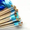 Drapeaux de bannière 50pcs / lot Bâton de ruban de mariage multicolore / Sparklers Baguettes magiques féeriques avec cloche Baguettes de ruban de mariage Fournitures de fête 230729