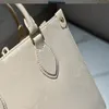Fashionabla axelväska Creed Shopping Bag Solid Color Handbag Metal Handväska Högkvalitativ klassisk långklocka Lädermönster stora kapacitetsväskor