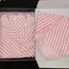 Kvinnors sömnkläder pyjamas set is silk rosa randiga pyjamas långärmad vår sommar sexig tunna hemkläder hemkläder