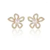 Boucles d'oreilles à tige plaqué or 14 carats bijoux de mode français Zircon exquis fleur creuse perle accessoires de travail quotidien des femmes élégantes