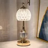 Tischlampen 2023 Metall Kristall Acryl Lampe Schlafzimmer Nachttisch Nordic Retro Home Dekoration in kleinem Nachtlicht