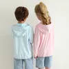 Chaquetas llegaron verano Niños niña niño Ropa de protección solar niños bebé top coat adolescente 110 180 3 18 años estudiantes chaqueta con sombrero 230731