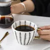 Bicchieri Tazza di lusso nordica Bocca larga con manico in oro Tazze irregolari fatte a mano in ceramica geometrica dipinta a mano Tè al latte Farina d'avena Caffè 230731