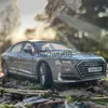 Diecast Model Cars New 132 Audi A8 сплав с сплавами модель Diecasts Металлические игрушечные автомобили Car Model High Simulation Sound and Light Collection Kiderrens Gift x0731