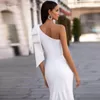 Runway Dresses White Senior Celebrity 2023 One Shoulder Match Bow Backless Floor Length Sleeveless Mermaid Prom Evening Gowns