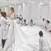 Robes de mariée de luxe en dentelle robe de bal 3D Appliques florales à manches longues, plus la taille robe de mariée robes de mariée cathédrale train Cu211P