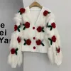 Pelliccia da donna Pelliccia sintetica Autunno Inverno Maglione di pelliccia naturale Cappotto femminile Abiti da donna Fiori di rosa dolce Giacca di cardigan maglione lavorato a maglia di lusso HKD230727