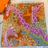 Manual de mão enrolado sarja lenço de seda feminino três girafas impressão lenços quadrados foulards femme envoltório bandana hijab roupas decora2794