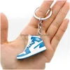 Keychains Lanyards Creative 3D Mini Basketball Shoes Stereoskopiska modell Sneakers Entusiast Souvenirs Keyring Car Ryggsäck Pendant G OT6HO