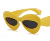 Lunettes de soleil Eye Ins Hip-hop Jump Fashion Show Street Po Lunettes de forme concave personnalisées Cadre épais Chat