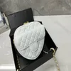 Spring Heart Style Valentine Day Bags Classic Top Handle Totes Quilted Leather Famous Luxury Designer Clutch Mini Cosmetic Case