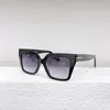 Square Okulary 1030 Black Gray Gradient Kobiety Sunnies Gafas de Sol Designer Okulary Occhialia Da Sole Uv400 Ochrona Okusz