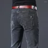 Jeans da uomo 2023 Stretch Classic Style Slim Fashion Skinny Feet Pantaloni in denim Abbigliamento maschile coreano di marca Pantaloni grigi