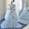 Vestidos de novia celtas vintage Blanco y azul pálido Vestidos de novia medievales coloridos Escote redondo Corsé Mangas largas de campana Apliques312h