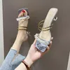 صندل 2023 Vrouwelijke Parels Smalle Band Slippers Smames Strand Bohemian Design Midden Hakken Sandalen