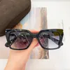 Square Okulary 1030 Black Gray Gradient Kobiety Sunnies Gafas de Sol Designer Okulary Occhialia Da Sole Uv400 Ochrona Okusz