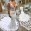 Neue Sexy Meerjungfrau Brautkleider Spaghettiträger 3D-Applikationen Spitze Ärmellos Rückenfrei Spitze Kapelle Zug Arabisch Custom Formal Bri2560