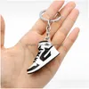 Keychains Lanyards Creative 3D Mini Basketball Shoes Stereoskopiska modell Sneakers Entusiast Souvenirs Keyring Car Ryggsäck Pendant G OT6HO