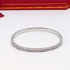 Klassischer Vollbohr-Armbandverschluss mit Schraubverschluss, luxuriöser 18-Karat-Gold- und Silber-Titanstahl-Diamant für Damen und Herren. Lieben Sie Designer-Schmuck, Party- und gesellschaftliches Geschenk