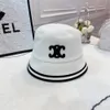 2023 Designer bucke chapeaux pour femmes Wide Brim Hats Beach Casual Active Fashion Street cap Summer Sun Protection Letter His-and-Hers caps AAA333