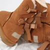 Детские ботинки мини -лук австралийский классический девочки обувь для детей детские зимние снегопафки Wggs II детская детская молодежь Uggly Каштановые черные кроссовки Furry Bailey N1vy##
