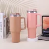 Tumblers 40oz mugg med handtag café isolerat tumbler halm rostfritt stål kaffermins cup incar vakuumkolvar bärbar vattenflaska 230731