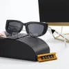 Классические роскошные солнцезащитные очки для мужских оттенков Дизайнерские солнцезащитные очки для женщин UV 400 Beach Sunmmer Glasses УФ -защита мода Солнцезащитные очки Специальные очки и коробка
