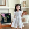 Vestidos para meninas Vestidos infantis Estilo francês 2023 Verão Princesa Meninas Fada Branca Manga voadora Casual Simples Doce Cor sólida