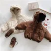 Jackor Vinterkläder Barn s kappa bomullskläder Koreanska pojkar och flickor Tjock vindbrytare Huvjacka VARMT TICKE 230731