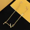 Ladies Designer Jewelery Letter Pendant Necklace Classic Brand Jewelry Girls Party Ornament Wedding Accessories With Box