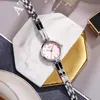 Les femmes regardent des montres de luxe de haute qualité Designer de mode étanche quartz-batterie 26mm montre