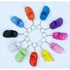 Keychains Lanyards 12 Färger 3D Mini Shoe Keychain Eva Shoes Srocs Key Chain Clog Sandal Party Gynnar söta plastskumhål Sandaler Otd5i