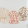 Kledingsets Vrijetijdspakken O-hals Pullover Korte mouw Bloemen Volledige print T-shirt shorts Kinderstijl Schattig Katoen Zachte huid Baby 230731