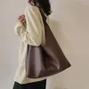 أكياس مسائية حقيبة متوترة صلبة 2023 تريند نساء كبيرة مصممة ناعمة من الجلد حقائب يد بسيطة مع محافظ كتف عالية السعة