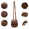 Kvällspåsar Steampunk European och American Women's Retro Style äkta läderkedja präglad skal messenger axelväska 230731