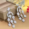 Brincos pendentes CWWZircons branco brilhante CZ pendentes com franjas gota de água para mulheres festa de noivado de casamento para pássaros acessórios de joias CZ452