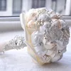 Bouquets de mariée de mariage en soie avec fleurs faites à la main Peals de luxe cristal strass Rose fournitures de mariage mariée tenant broche Bouq304P